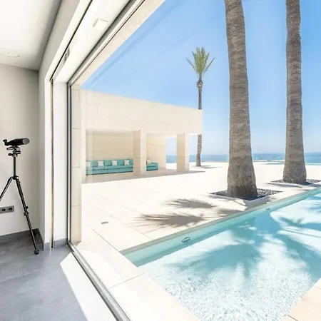 Maravillosa En Primera Linea De Playa Con Piscina Privada Mijas * Fuengirola