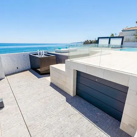 Maravillosa En Primera Linea De Playa Con Piscina Privada Mijas Fuengirola