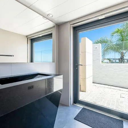 Chalet Maravillosa En Primera Linea De Playa Con Piscina Privada Mijas *